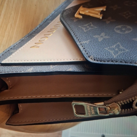 Louis Vuitton Blue Monogram Canvas and Tan Accent Shoulder Bag - Picture 8 of 9